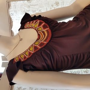 AGB jeweled U-neck sleeveless sweetheart sleeves brown top S-M
